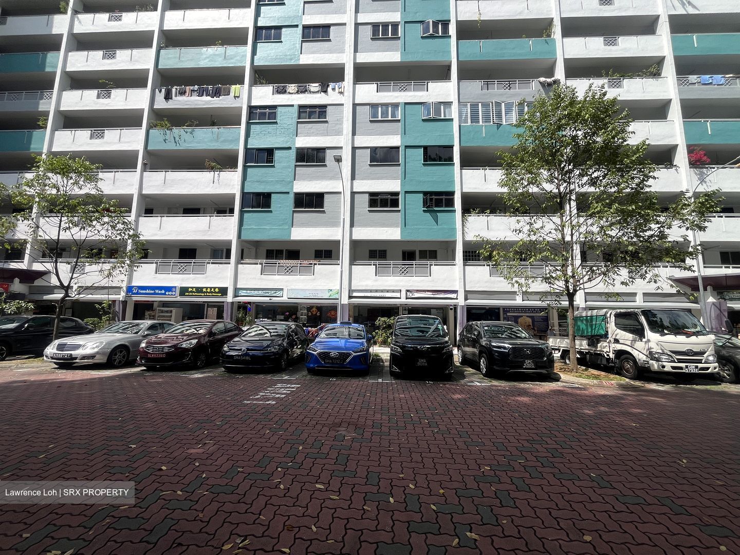 Ang Mo Kio Avenue 1 (D20), Shop House #552599281